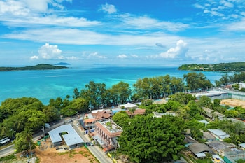 phuket meet holiday hotel
