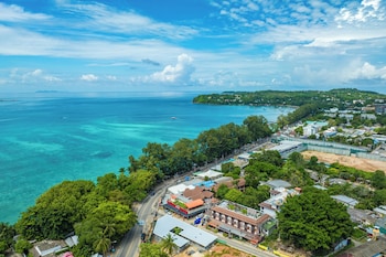 phuket meet holiday hotel