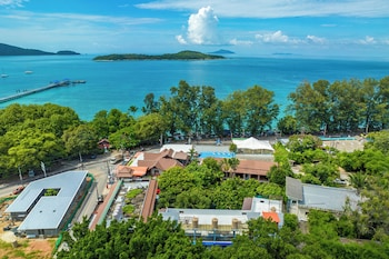 phuket meet holiday hotel