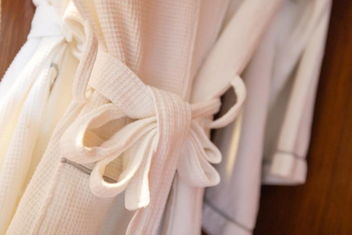 phuket meet holiday hotel