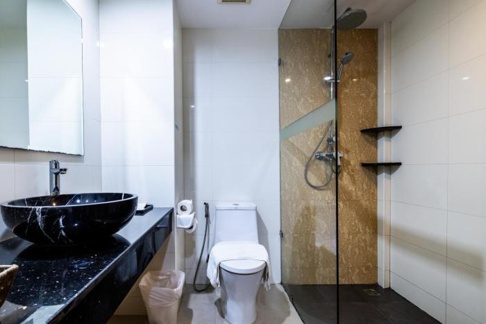 phuket meet holiday hotel