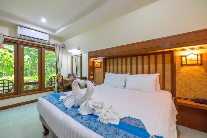 phuket meet holiday hotel