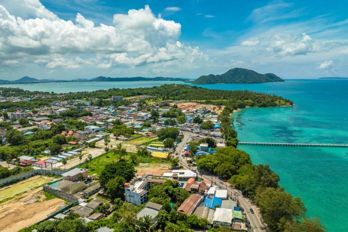 phuket meet holiday hotel