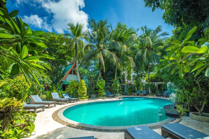 phuket meet holiday hotel