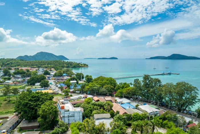phuket meet holiday hotel
