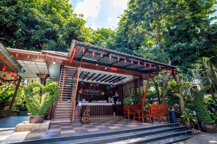 phuket meet holiday hotel