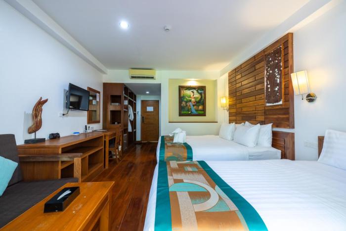 phuket meet holiday hotel
