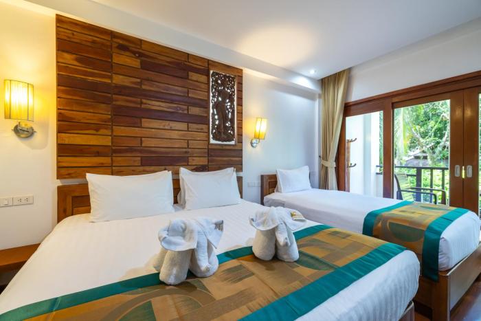 phuket meet holiday hotel