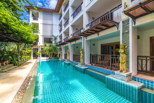 phuket meet holiday hotel