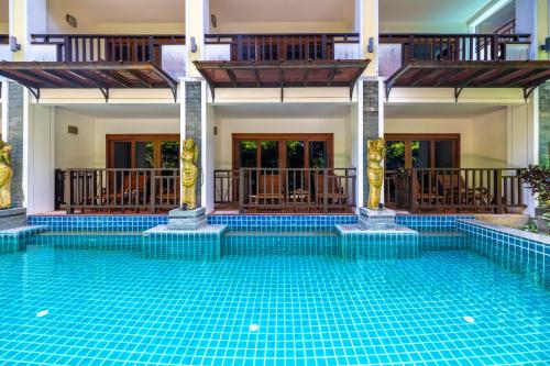 phuket meet holiday hotel