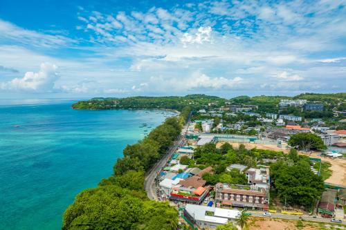 phuket meet holiday hotel