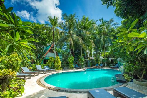 phuket meet holiday hotel