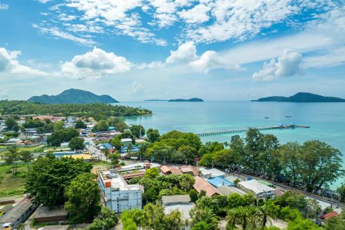 phuket meet holiday hotel