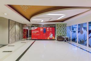 redliving apartemen grand kamala lagoon rooms 911 tower barclay south with netflix