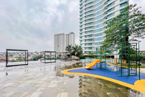 redliving apartemen grand kamala lagoon rooms 911 tower barclay south with netflix