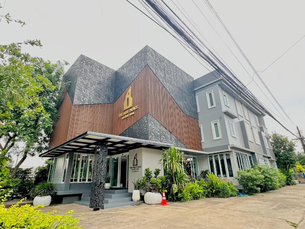 the nine place chaeng sanit