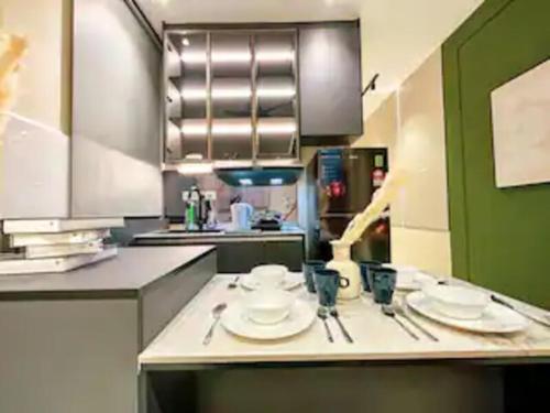 neusuite cozy studio by guestonic