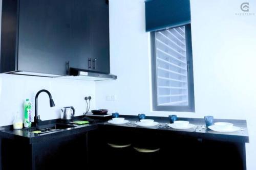 neusuite cozy studio by guestonic