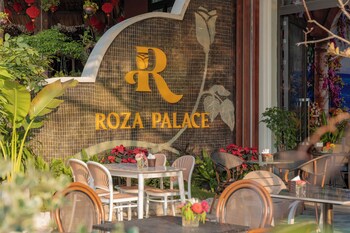 roza palace