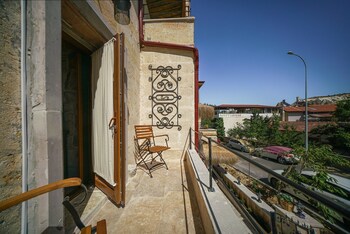 aysel inn house