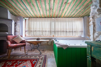 aysel inn house