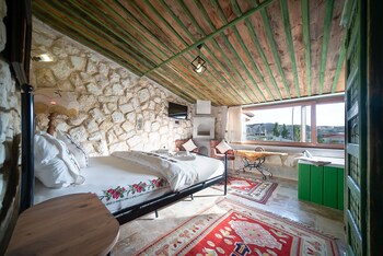 aysel inn house
