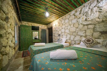 aysel inn house