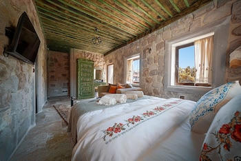 aysel inn house