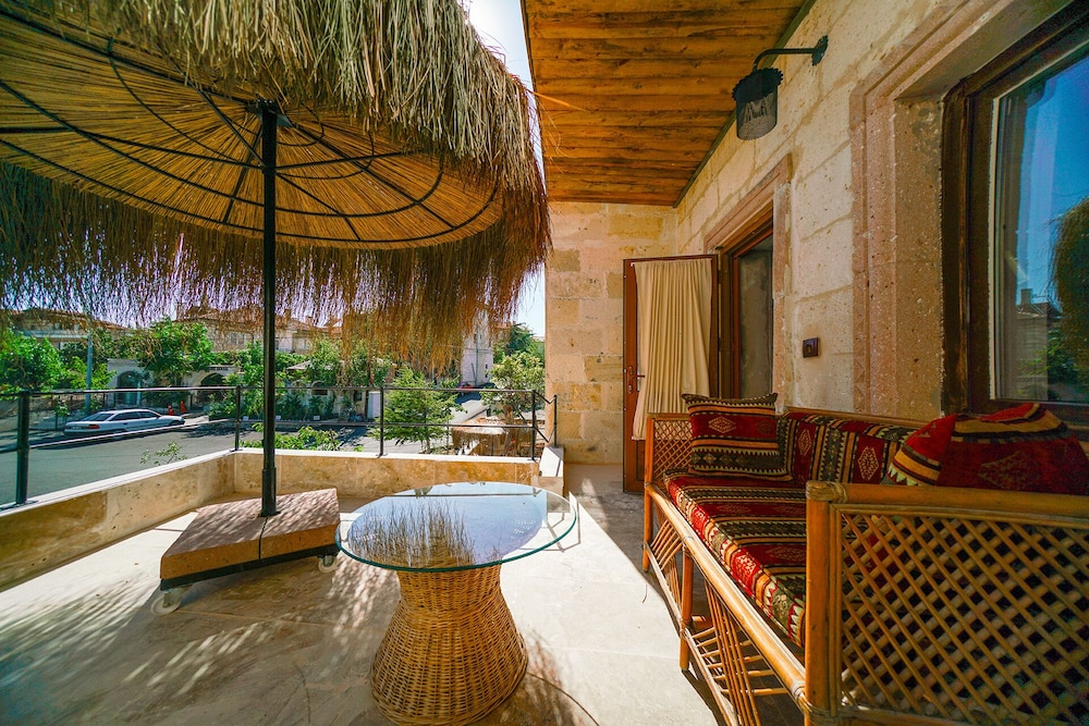 aysel inn house