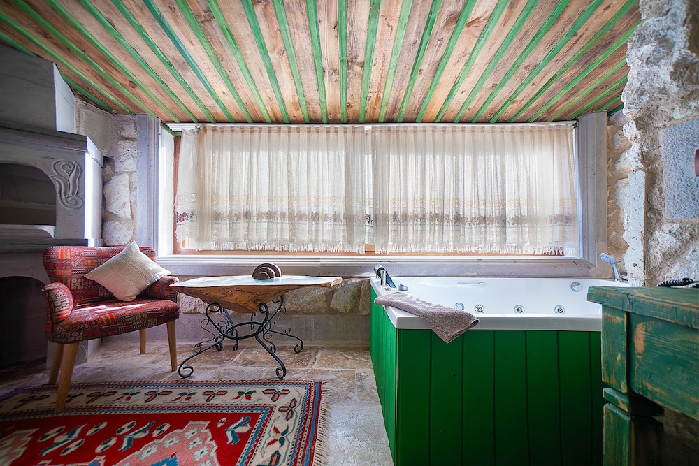 aysel inn house