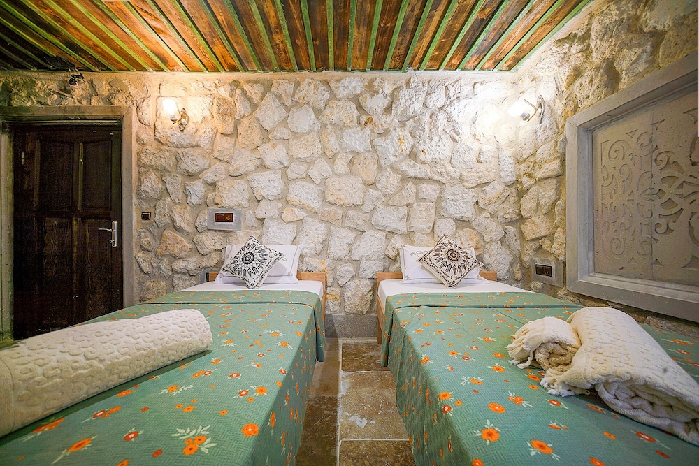 aysel inn house
