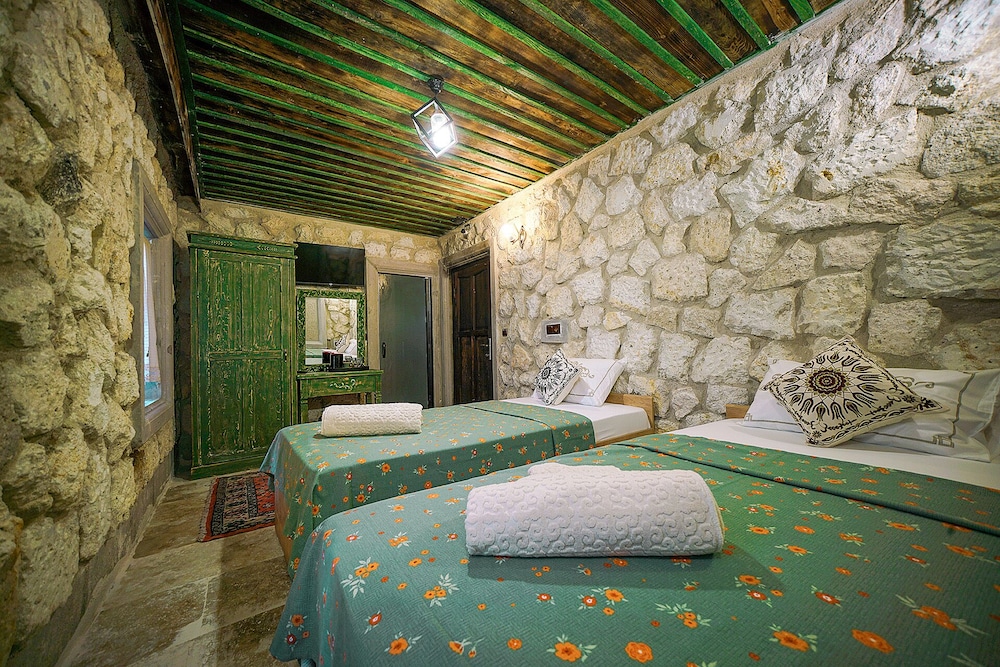 aysel inn house