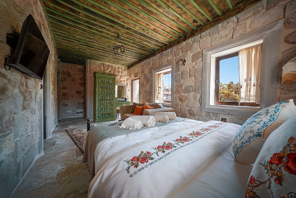 aysel inn house
