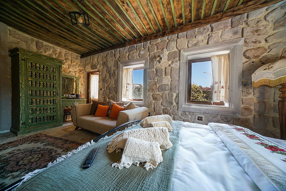 aysel inn house