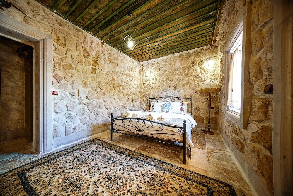 aysel inn house