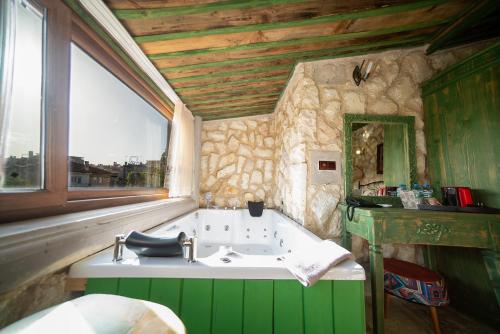 aysel inn house