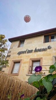 aysel inn house
