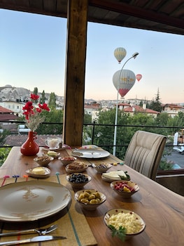 aysel inn house