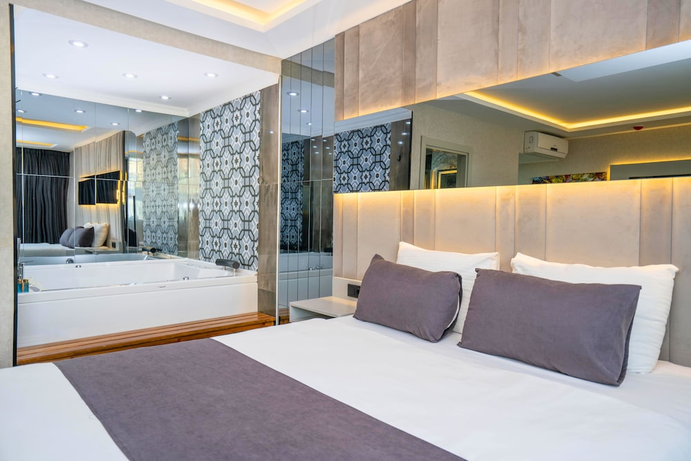 216 station suite gebze