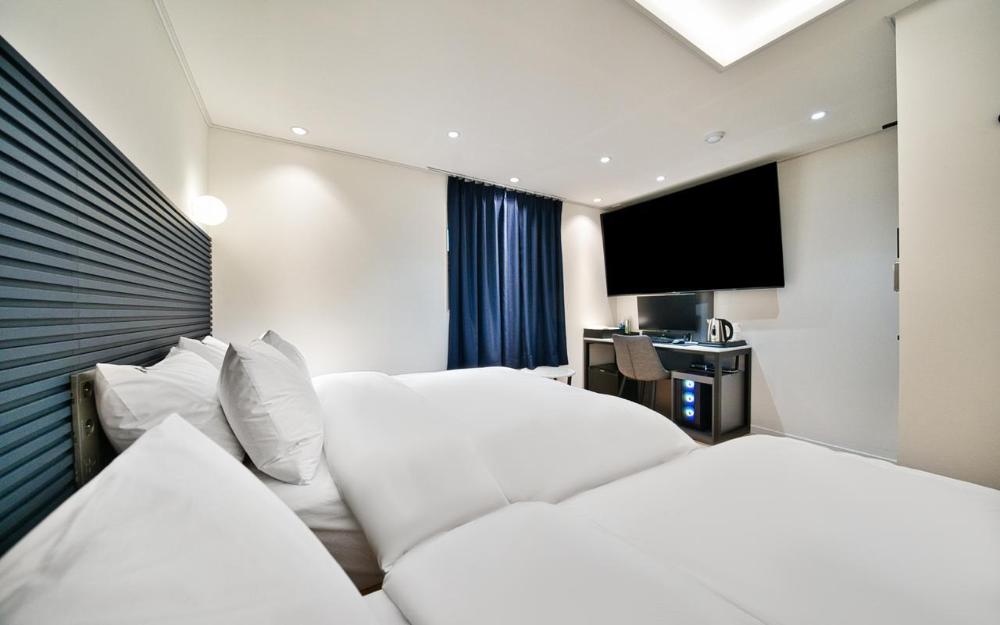 dongdaemun history cultural park station loo lou hotel