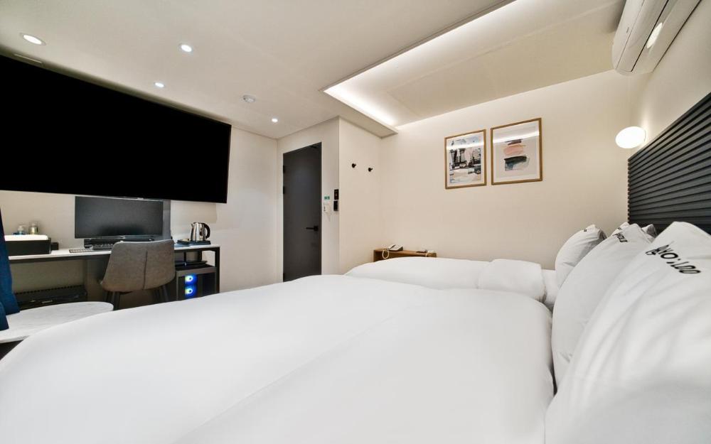 dongdaemun history cultural park station loo lou hotel