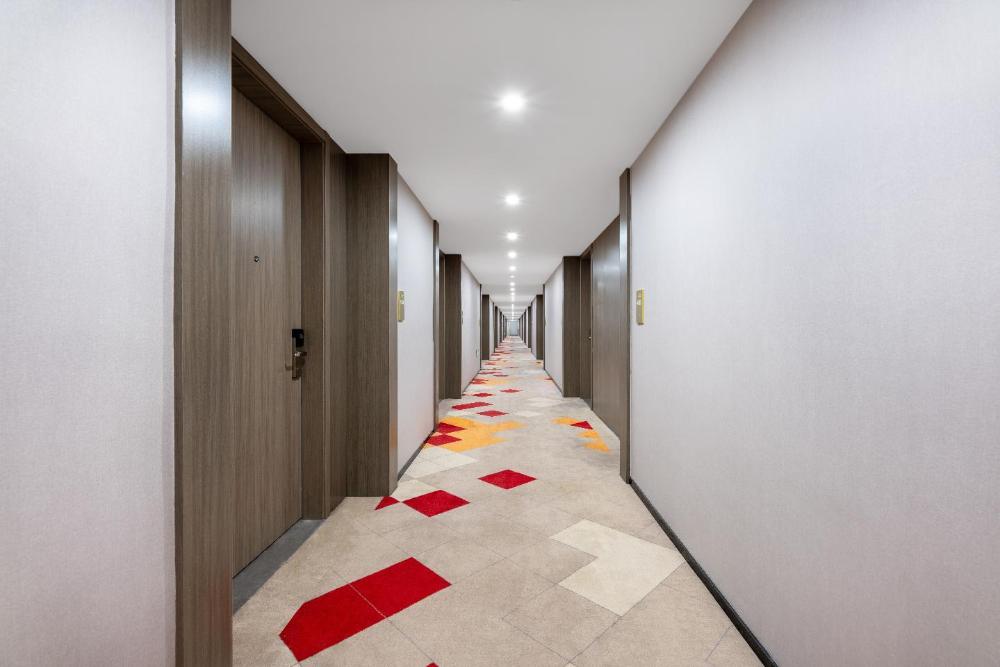 borrman hotel xian port area olympic sports center