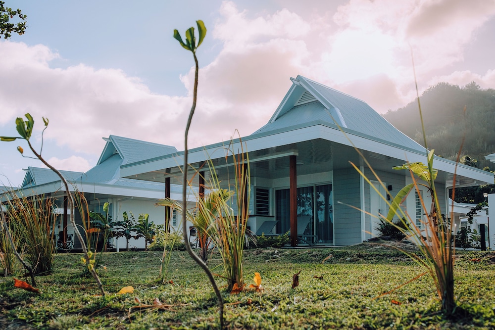 niu beach hotel moorea