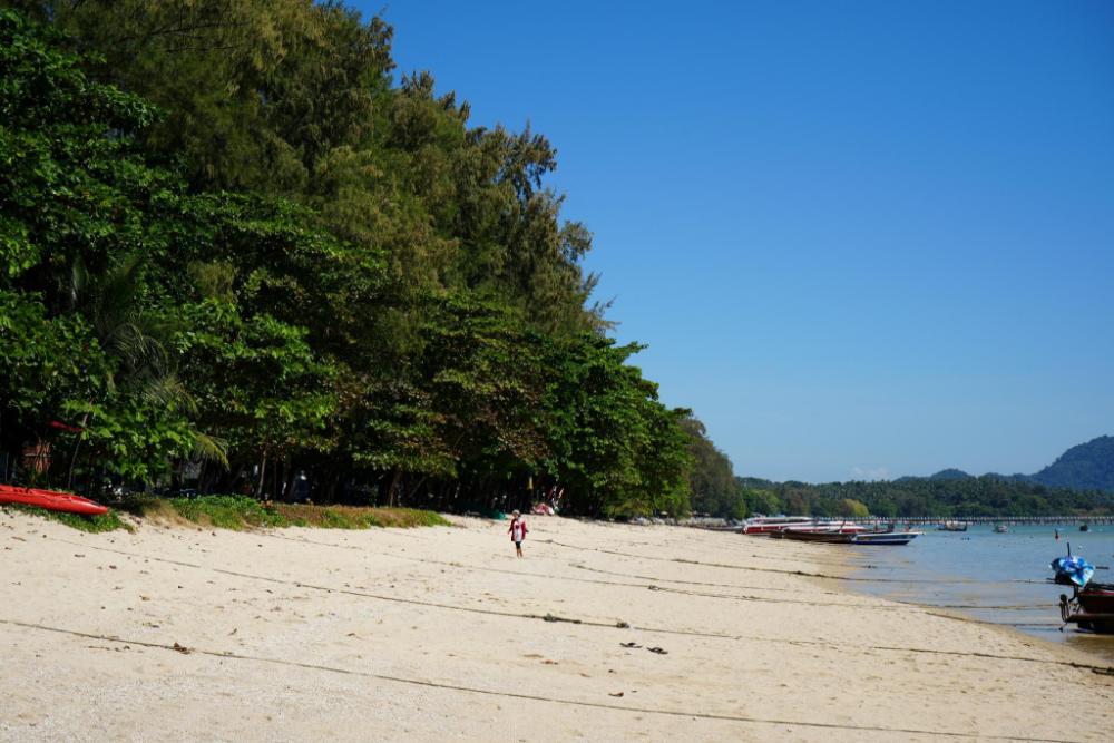 new breakers hotel rawai