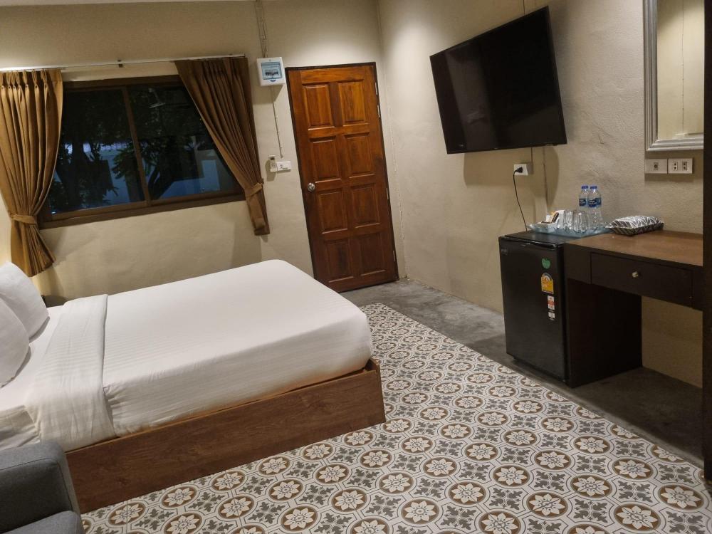 new breakers hotel rawai