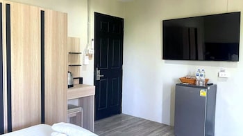 new breakers hotel rawai