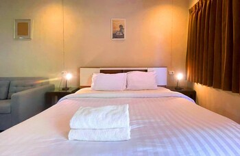 new breakers hotel rawai