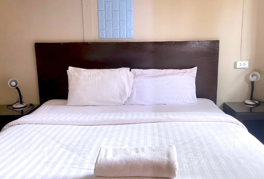 new breakers hotel rawai