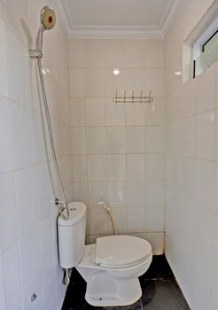 spot on 92923 toyo homestay syariah