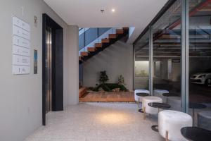 sans hotel rg living jogja by reddoorz